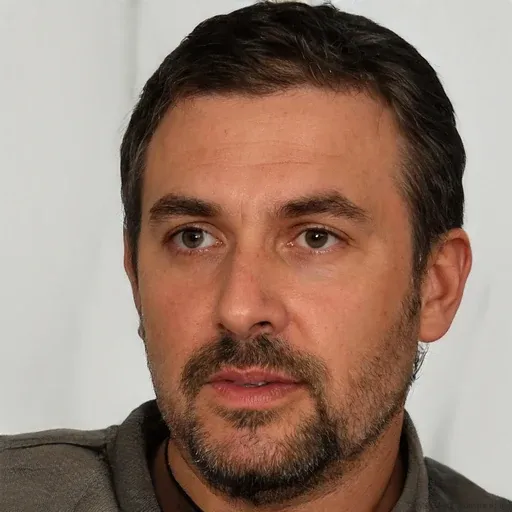 Marco R.